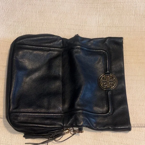 Tory Burch Amanda Foldover
Crossbody Leather Bag. GUC - Picture 5 of 12